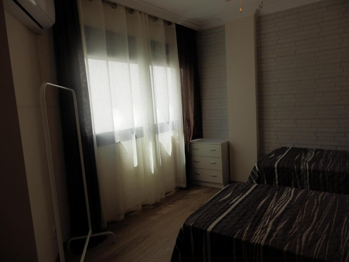 3 Calle Donoso Cortes Alicante Luaran gambar